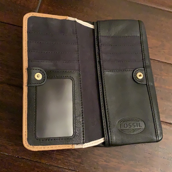 Fossil Black, White and Tan Leather Wallet EUC - Picture 3 of 10